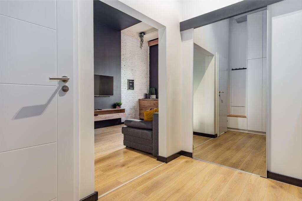 Apartment Jaracza 6 B